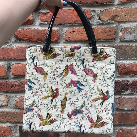 Handbags - Vintage bird purse